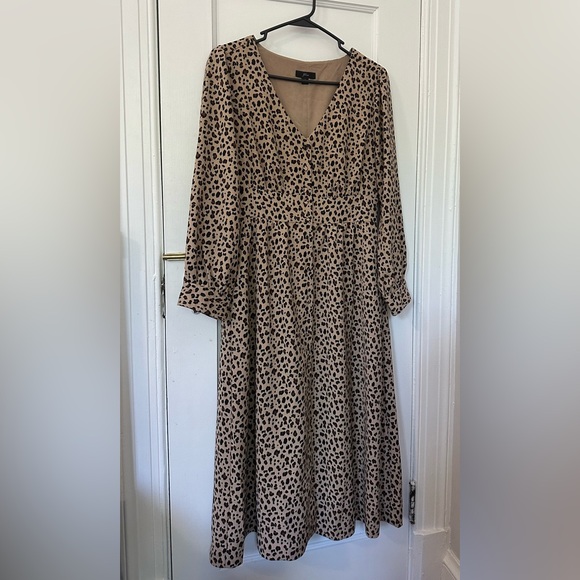 J. Crew Dresses & Skirts - J. Crew Button Front Leopard Print A-line Midi Dress